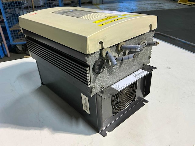Abb acs600 frequentieregelaar - afbeelding 3 van  4