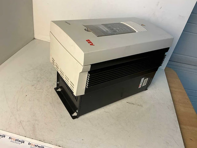 Abb acs60100065 frequentieregelaar - afbeelding 1 van  6