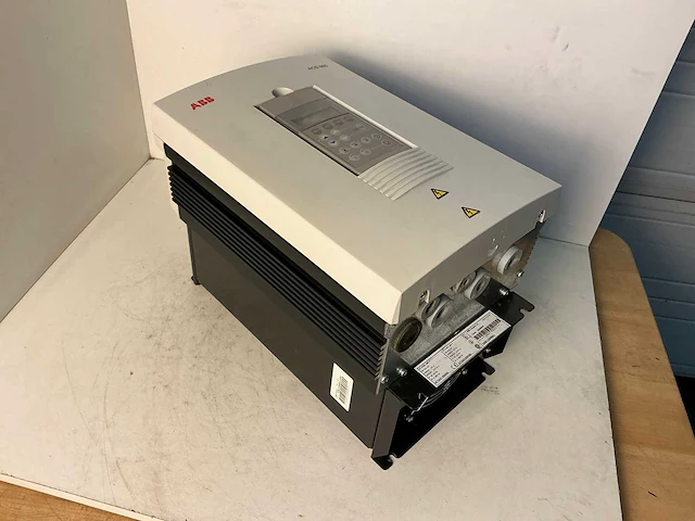 Abb acs60100096 frequentieregelaar - afbeelding 1 van  5