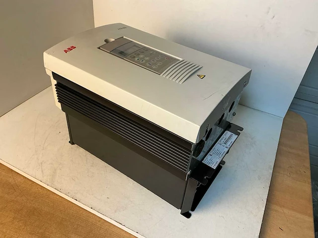 Abb acs60100205 frequentieregelaar - afbeelding 1 van  5