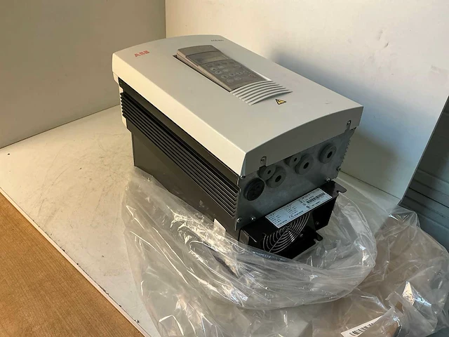 Abb acs60100206 frequentieregelaar - afbeelding 8 van  8