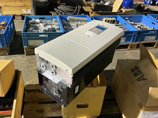 Abb acs60100303 frequentieregelaar - afbeelding 1 van  13