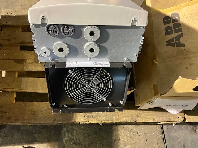 Abb acs60100303 frequentieregelaar - afbeelding 8 van  13