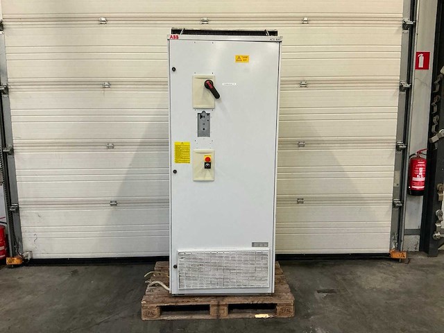 Abb acs607-0140-3 frequentieregelaar met schakelkast - afbeelding 3 van  10