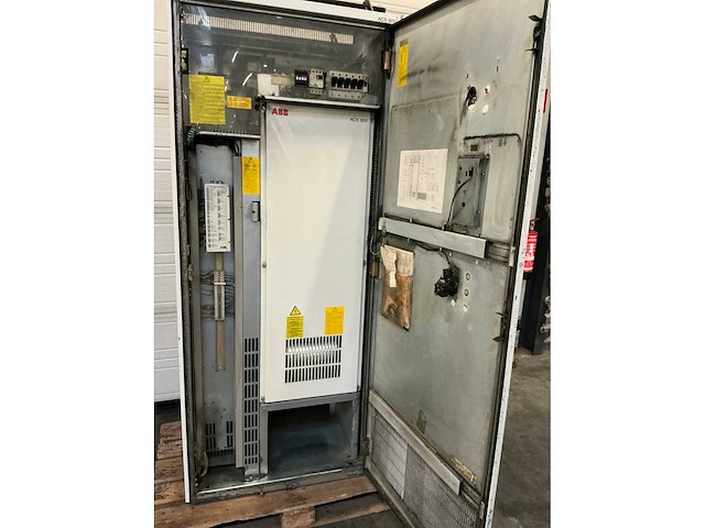 Abb acs607-0140-3 frequentieregelaar met schakelkast - afbeelding 1 van  12