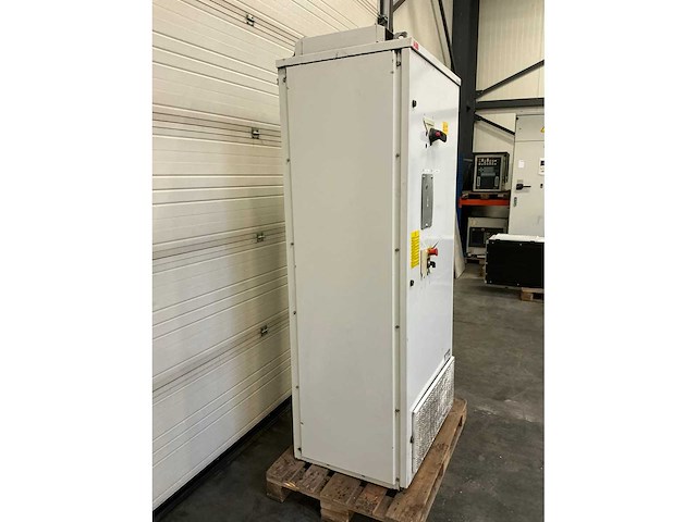 Abb acs607-0140-3 frequentieregelaar met schakelkast - afbeelding 10 van  12