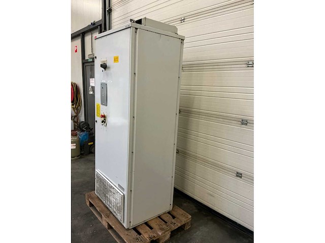 Abb acs607-0140-3 frequentieregelaar met schakelkast - afbeelding 11 van  12
