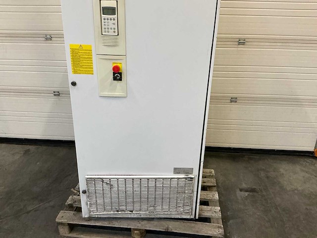 Abb acs607-0140-3 frequentieregelaar met schakelkast - afbeelding 4 van  10
