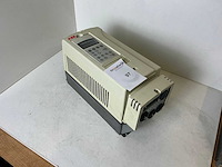 Abb acs800-01-0004-3 frequentieregelaar - afbeelding 1 van  5