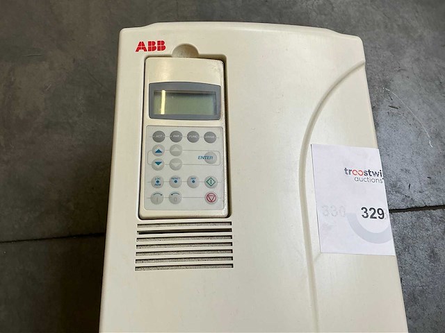 Abb acs800-01-0040-3+d150 frequentieregelaar - afbeelding 5 van  7