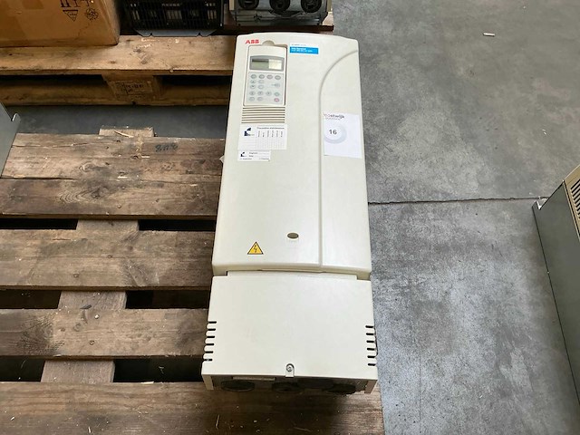 Abb acs800-01-0040-3+e200+l508 frequentieregelaar - afbeelding 2 van  7