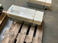 Abb acs800-01-0040-3+e200+l508 frequentieregelaar - afbeelding 3 van  7