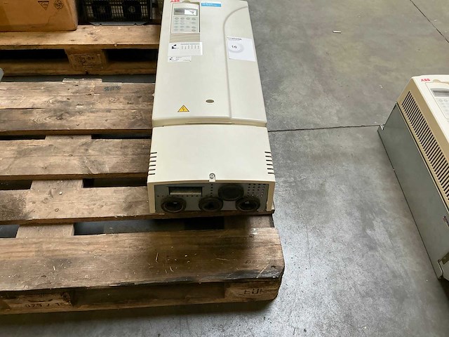 Abb acs800-01-0040-3+e200+l508 frequentieregelaar - afbeelding 4 van  7