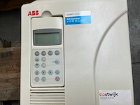 Abb acs800-01-0040-3+e200+l508 frequentieregelaar - afbeelding 7 van  7