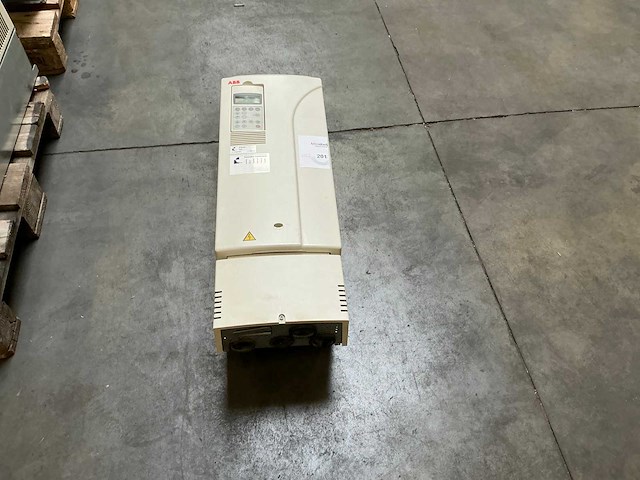 Abb acs800-01-0040-3+e200+l508 frequentieregelaar - afbeelding 2 van  8