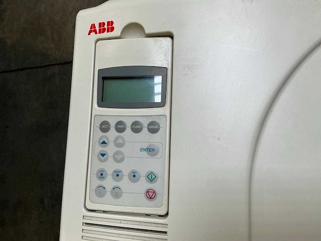 Abb acs800-01-0040-3+e200+l508 frequentieregelaar - afbeelding 7 van  8