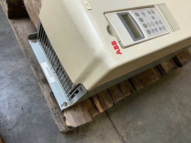 Abb acs800-01-0060-3 frequentieregelaar - afbeelding 6 van  8