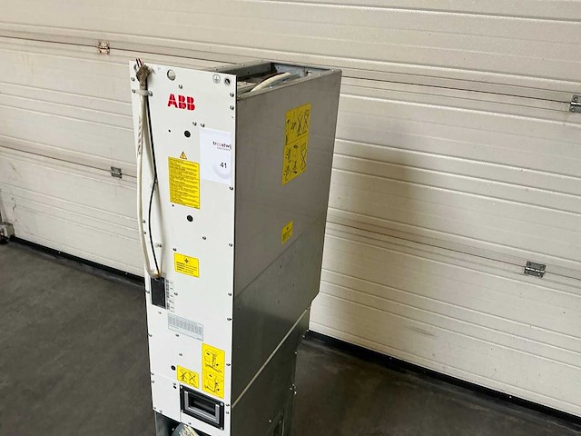 Abb acs800 frequentieregelaar met line converter - afbeelding 2 van  9