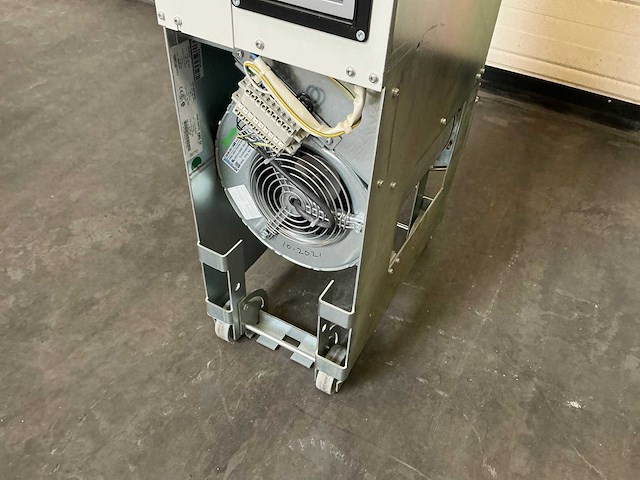 Abb acs800 frequentieregelaar met line converter - afbeelding 6 van  9