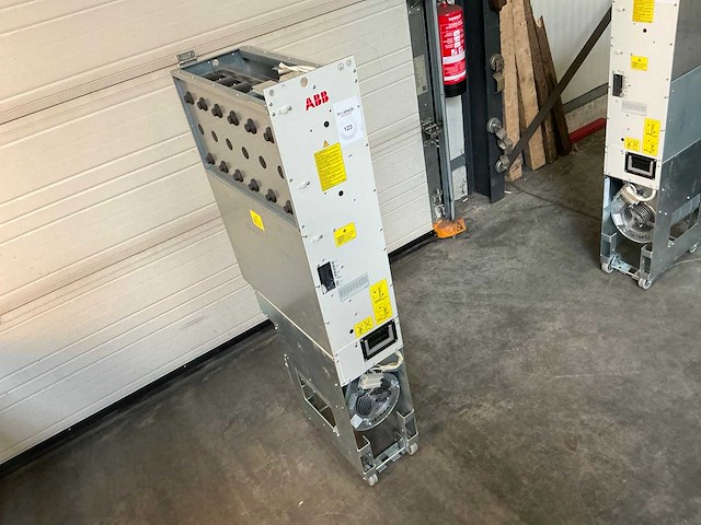 Abb acs800 frequentieregelaar - afbeelding 4 van  11