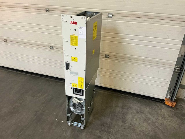Abb acs800 frequentieregelaar - afbeelding 1 van  14