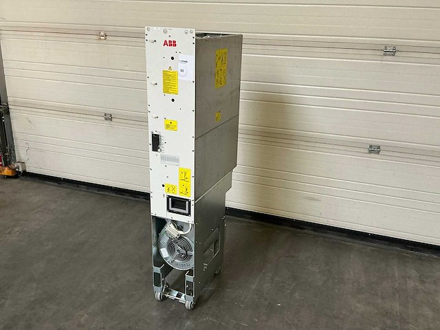 Abb acs800 frequentieregelaar - afbeelding 1 van  10