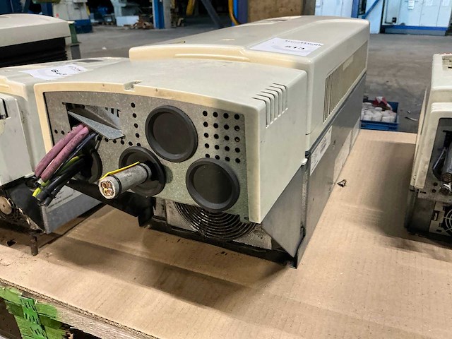 Abb acs800 frequentieregelaar - afbeelding 3 van  4