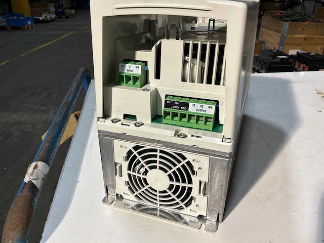 Abb acs800 frequentieregelaar - afbeelding 5 van  7