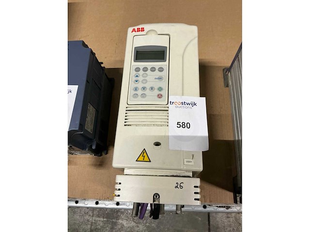 Abb acs800 frequentieregelaar - afbeelding 2 van  4