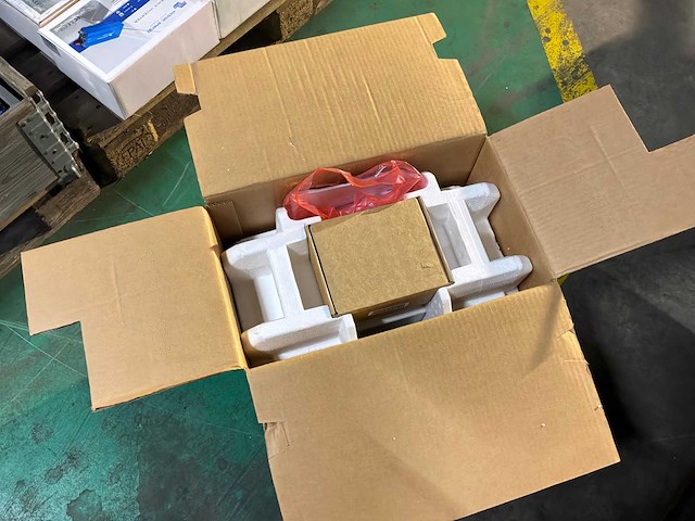 Abb acs800 frequentieregelaar - afbeelding 12 van  12