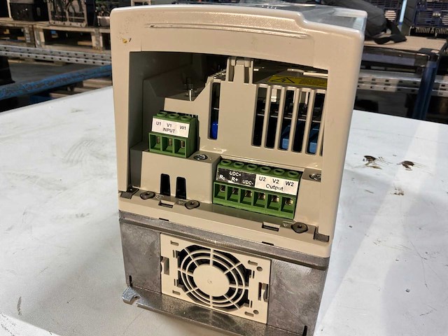 Abb acs800 frequentieregelaar - afbeelding 5 van  12