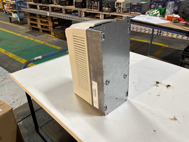 Abb acs800 frequentieregelaar - afbeelding 2 van  11
