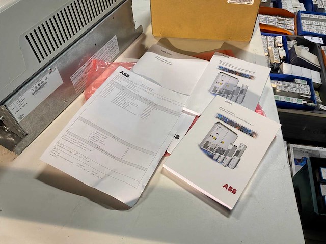 Abb acs800 frequentieregelaar - afbeelding 9 van  10