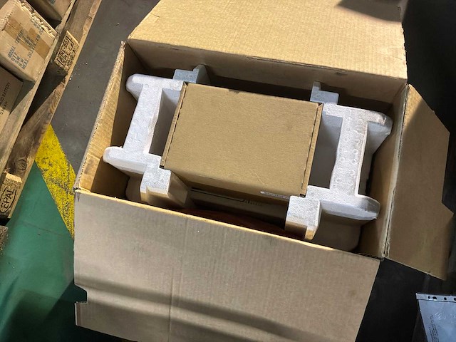 Abb acs800 frequentieregelaar - afbeelding 10 van  10