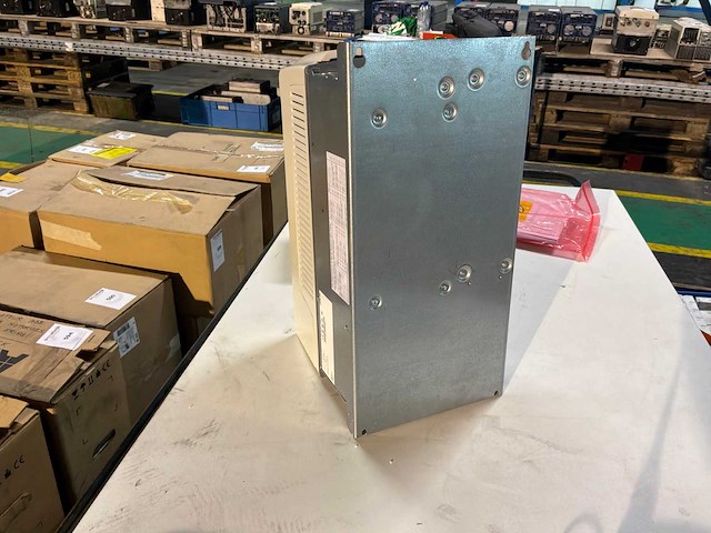 Abb acs800 frequentieregelaar - afbeelding 2 van  10