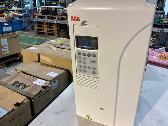 Abb acs800 frequentieregelaar - afbeelding 5 van  10