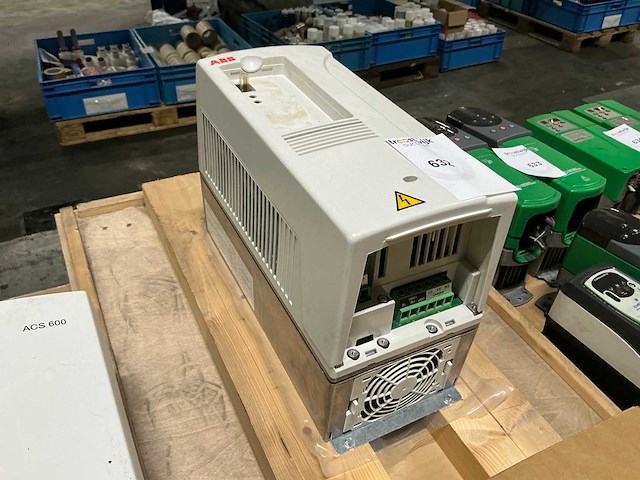 Abb acs800 frequentieregelaar - afbeelding 2 van  3