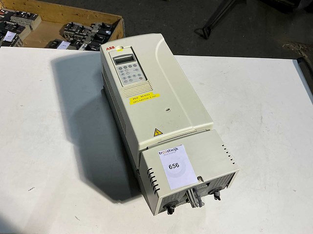 Abb acs800 frequentieregelaar - afbeelding 1 van  5