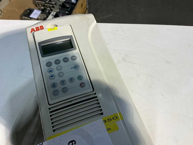 Abb acs800 frequentieregelaar - afbeelding 2 van  4