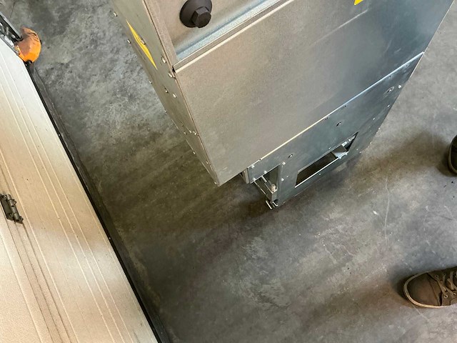 Abb acs800 frequentieregelaar - afbeelding 10 van  11