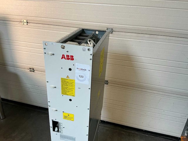 Abb acs800 frequentieregelaar - afbeelding 3 van  11