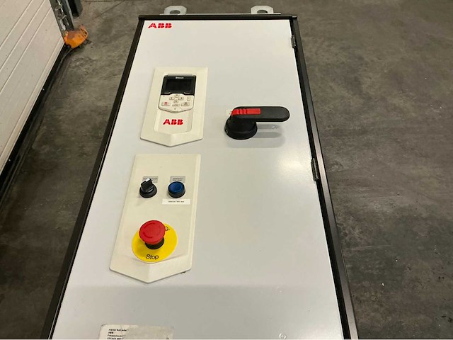 Abb acs880-07-0246a-3+e200 frequentieregelaar met schakelkast - afbeelding 6 van  13
