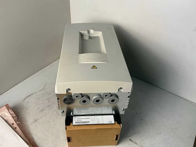 Abb ade60100063s00e0200901 frequentieregelaar - afbeelding 3 van  7