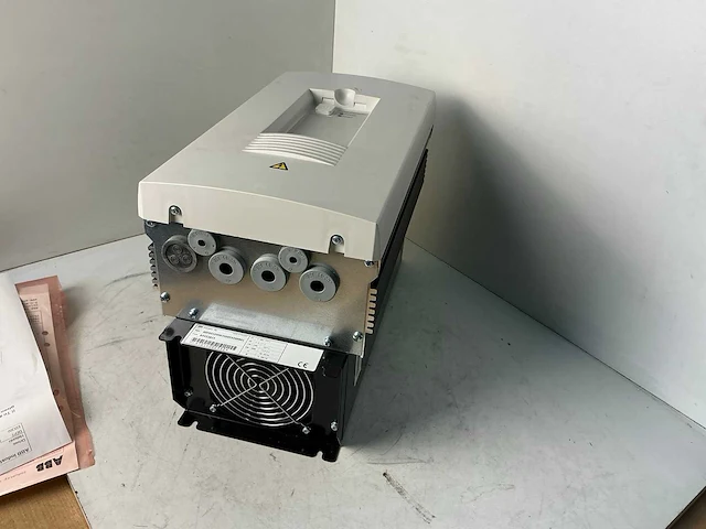 Abb ade60100063s00e0200901 frequentieregelaar - afbeelding 7 van  7