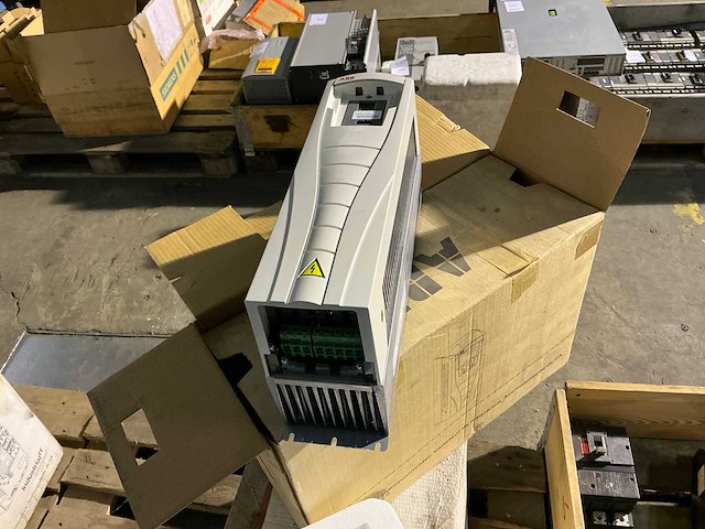 Abb frequentieregelaar - afbeelding 1 van  7