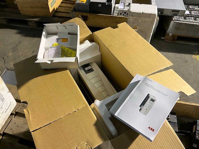 Abb frequentieregelaar - afbeelding 3 van  7