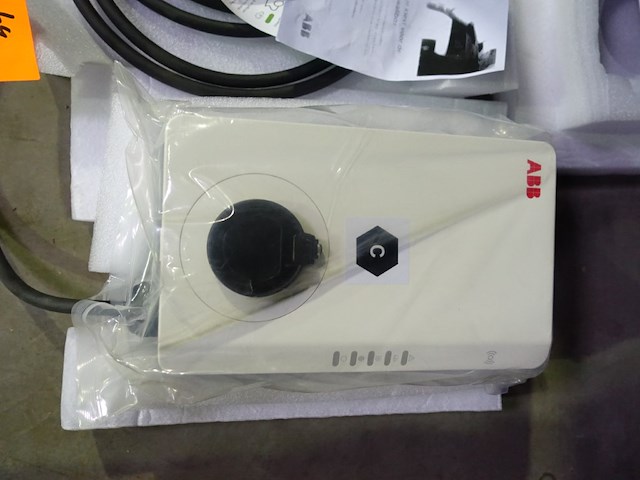 Abb laadpaal - afbeelding 2 van  4