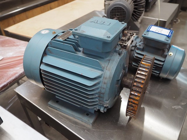 Abb - afbeelding 3 van  4