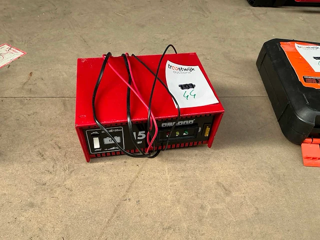 Absaar 12v 15a batterijlader - afbeelding 1 van  3