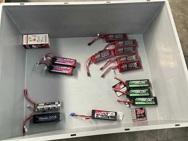 Absima apc-i multifunctionele snellader met batterijen - afbeelding 3 van  3